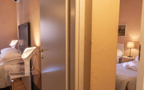 Il Pigionale: Design Intérieur, Mur, Meubles, Sol, Chambre, Lit, Bois, Sol, Drap De Lit, Pièce