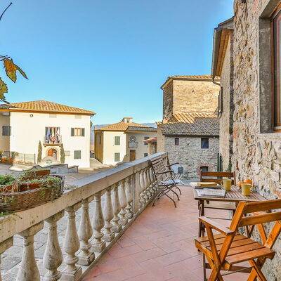 Il Pigionale: Propriété, Bâtiment, Ville, Jaune, Immobilier, Maison, Bleu Azur, Ciel, Domicile, Vacances