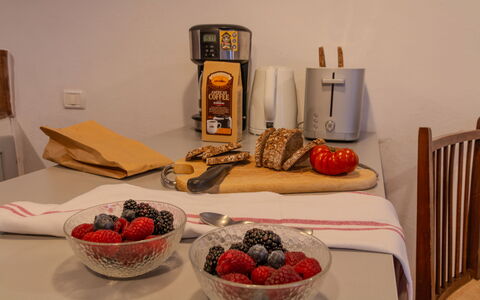 La Miccia: Vaisselle, Aliments, Ingrédient, Serveware, Fruit, Vaisselle, Produire, Coupe, Petit Déjeuner