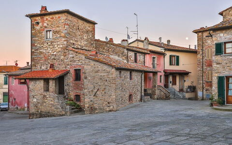 Casa Di Vignolo: Ville, Quartier, Propriété, Rue, Bâtiment, Ciel, Établissements Humains, Village, Maison, Route