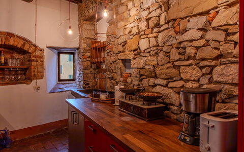 Casa Di Vignolo: Design Intérieur, Sol, Plafond, Meubles, Pièce, Cuisine, Tache De Bois, Brique, Luminaire, Comptoir