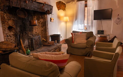 Casa Di Vignolo: Meubles, Design Intérieur, Mur, Bois, Pièce, Sol, Canapé, Salon, Éclairage, Plafond