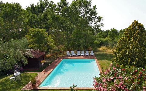 Villa Acacia: Piscine, Propriété, Paysage Naturel, Maison, Arbre, Immobilier, Biens, Jardin, Bâtiment, Arrière-Cour