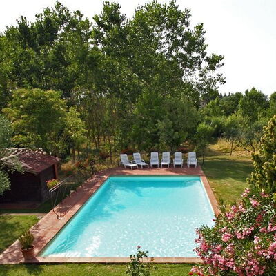 Villa Acacia: Piscine, Propriété, Paysage Naturel, Maison, Arbre, Immobilier, Biens, Jardin, Bâtiment, Arrière-Cour