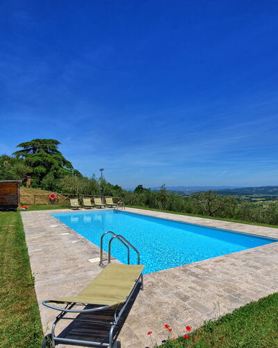 Casa Olivia: Propriété, Piscine, Immobilier, Biens, Maison, Vacances, Domicile, Bâtiment, Ciel, Herbe