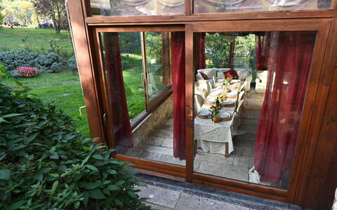 Villa Ardene: Plante, Bois, Porte, Design Intérieur, Tache De Bois, Bâtiment, Dur, Ombre, Arbre, Porche