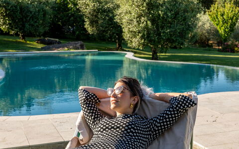 Villa Ardene: L'Eau, Plante, Piscine, Vert, Feuille, Botanique, Mobilier De Jardin, Arbre, Lumière Du Soleil, Herbe