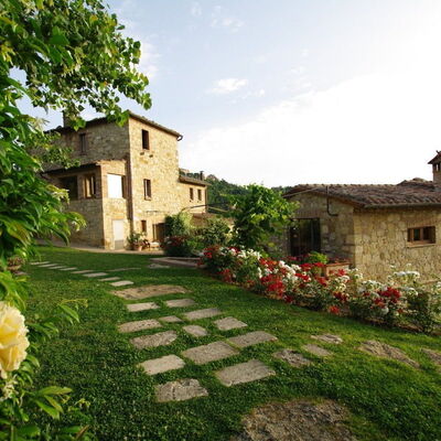 Villa Ardene: Propriété, Maison, Chalet, Bâtiment, Domicile, Fleur, Zone Rurale, Plante, Jardin, Immobilier