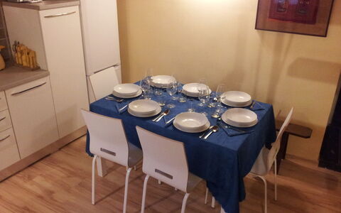 Residenza Monna Lisa: Pièce, Table, Propriété, Meubles, Salle À Manger, Sol, Dur, Nappe De Table, Design Intérieur, Chaise