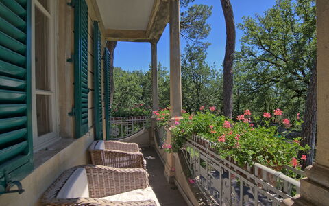 Il Poggio Di Patrignone: Propriété, Immobilier, Bleu, Bâtiment, Domicile, Pièce, Maison, Porche, Biens, Arbre