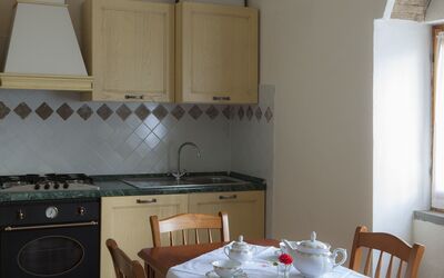 Borgo Cappella 4: Pièce, Propriété, Cuisine, Meubles, Bâtiment, Maison, Cabinetry, Design Intérieur, Principaux Appliance, Sol