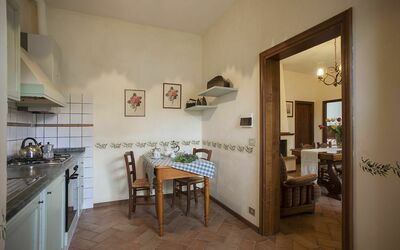 Corte Cappella 2: Propriété, Pièce, Bâtiment, Meubles, Sol, Design Intérieur, Maison, Plafond, Immobilier, Cuisine