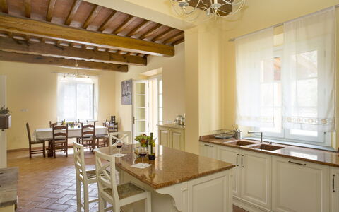 Santo Stefano 10: Propriété, Pièce, Bâtiment, Meubles, Design Intérieur, Plafond, Jaune, Maison, Immobilier, Sol