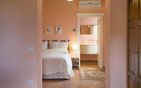 Santo Stefano 10: Pièce, Lit, Chambre, Propriété, Meubles, Sol, Design Intérieur, Mur, Maison, Bâtiment