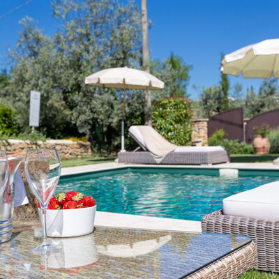 Villa Melinda: Piscine, Propriété, Immobilier, Maison, Domicile, Bâtiment, Arrière-Cour, Loisir, Biens, Recours