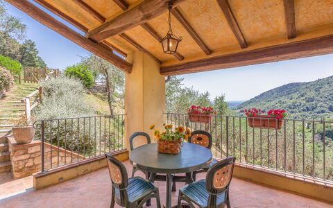 Villa Mastiano: Propriété, Immobilier, Bâtiment, Pièce, Maison, Meubles, Patio, Domicile, Arrière-Cour, Porche