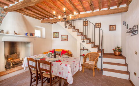 Villa Mastiano: Pièce, Propriété, Bâtiment, Plafond, Meubles, Design Intérieur, Maison, Immobilier, Salle À Manger, Sol