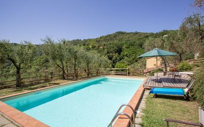 Villa Mastiano: Piscine, Propriété, Immobilier, Maison, Loisir, Biens, Bâtiment, Vacances, Domicile, Arrière-Cour