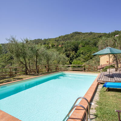 Villa Mastiano: Piscine, Propriété, Immobilier, Maison, Loisir, Biens, Bâtiment, Vacances, Domicile, Arrière-Cour