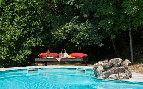 Villa Paola: Piscine, Loisir, Mobilier De Jardin, Meubles, Recours, Des Loisirs, Ombre, Caractéristique De L'Eau, Jardin, Arrière-Cour