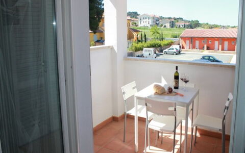 Scarlino Summer Village: Propriété, Pièce, Bâtiment, Maison, Immobilier, Appartement, Meubles, Design Intérieur, Sol, Balcon