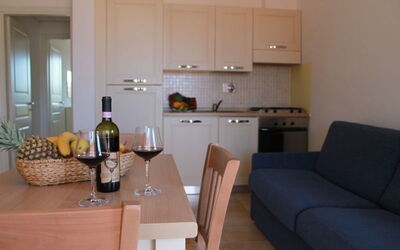 Bilocale Piano Terra 322: Pièce, Propriété, Meubles, Design Intérieur, Bâtiment, Salon, Maison, Sol, Immobilier, Table