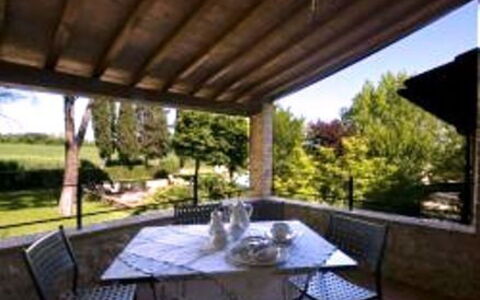 Borgo Santinovo: Propriété, Bâtiment, Porche, Patio, Maison, Immobilier, Pièce, Chalet, Villa, Design Intérieur