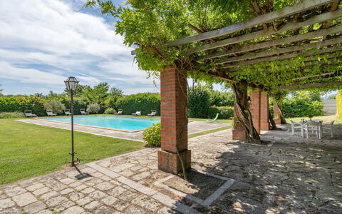 Villa Santa Maria: Propriété, Immobilier, Biens, Maison, Arbre, Bâtiment, Vacances, Architecture, Domicile, Loisir