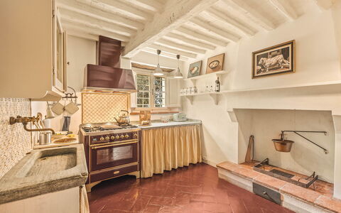 Il Vignale: Bois, Sol, Design Intérieur, Cuisine, Domicile, Sol, Cuisinière, Cabinetry, Le Fourneau, Pièce