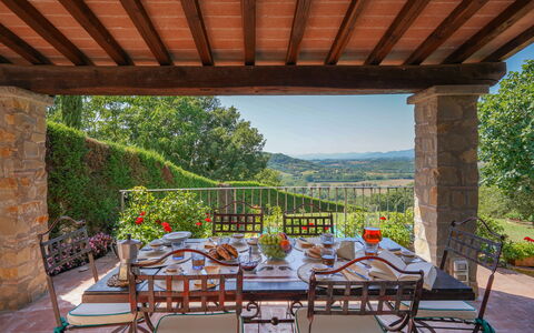 Villa San Lorenzo: Propriété, Bâtiment, Maison, Immobilier, Porche, Patio, Pièce, Meubles, Villa, Biens