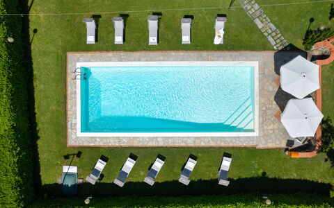 Villa Del Borgo: Piscine, Recours, Mobilier De Jardin, Thermes, Balancelle, Eco Hôtel, Loisir, Ombre, Hôtel, Gazon Artificiel
