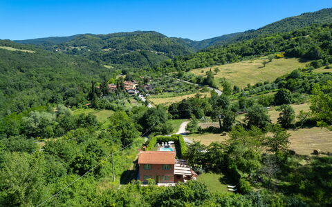 Villa Il Nido: Plante, Ciel, Montagne, Communauté Des Plantes, Environnement Naturel, Paysage Naturel, Arbre, Lot Terre, Montagnes, Maison