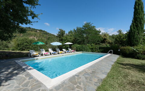 Casa Corella: L'Eau, Plante, Nuage, Ciel, Piscine, Arbre, Chaise, Bâtiment, Ombre, Rectangle