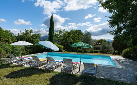 Casa Corella: Nuage, Ciel, Plante, L'Eau, Parapluie, Bâtiment, Piscine, Arbre, Ombre, Maison