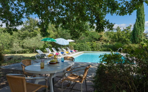 Casa Corella: L'Eau, Plante, Meubles, Table, Ciel, Parapluie, Piscine, Chaise, Mobilier De Jardin, Arbre