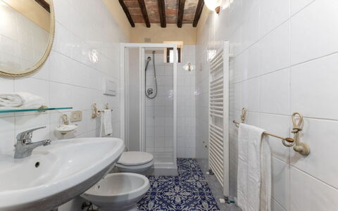 San Martino: Sol, Sol, Design Intérieur, Pièce, Porte, Plafond, Salle De Bains, Luminaire Plomberie, Tuile