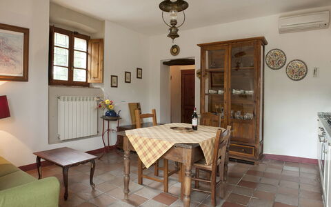 Agriturismo Paterno: Propriété, Pièce, Bâtiment, Meubles, Design Intérieur, Salle À Manger, Maison, Sol, Table, Immobilier