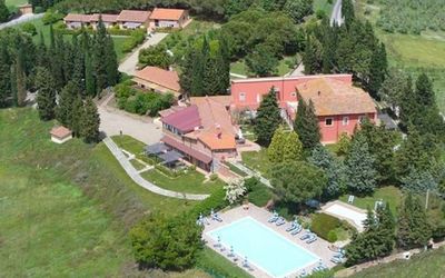 La Collinella: Photographie Aérienne, Propriété, Biens, Vue Du Ciel, Bâtiment, Manoir, Zone Rurale, Lot Terre, Maison, Immobilier