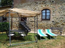 rocche-di-valiano-chianti-castelnuovo-berardenga-papavero-garden