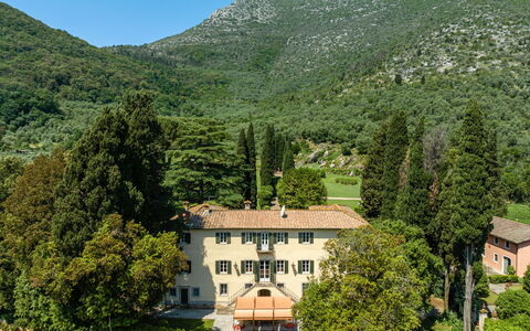 Villa de Ranieri: Ciel, Plante, Montagne, La Nature, Vert, Paysage Naturel, Arbre, Lot Terre, Montagnes, Végétation