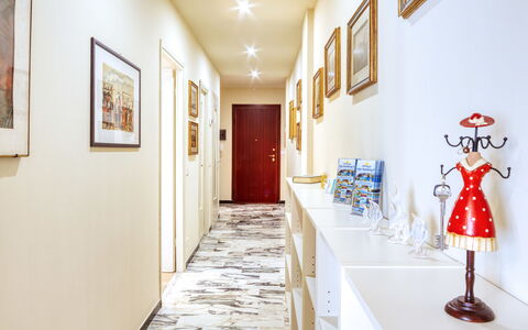 Giulia Apartment - Levanto: Blanc, Propriété, Bâtiment, Pièce, Design Intérieur, Mur, Maison, Attraction Touristique, Architecture, Salle