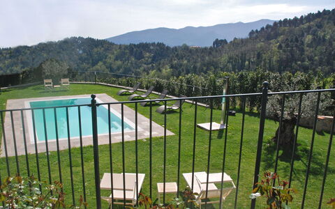 Montefiore: Clôture, Complexe Sportif, Herbe, Lot Terre, Station De Montagne, Le Fer, Ciel, Paysage, Pelouse, Métal