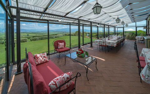 Villa Dei Michelangioli a Brolio: Propriété, Canopée, Immobilier, Ombre, Bâtiment, Pièce, Porche, Design Intérieur, Patio, Structure En Plein Air