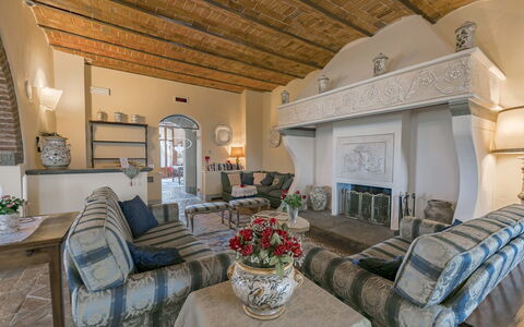 Villa Dei Michelangioli a Brolio: Pièce, Propriété, Salon, Bâtiment, Design Intérieur, Meubles, Immobilier, Maison, Domicile, Plafond