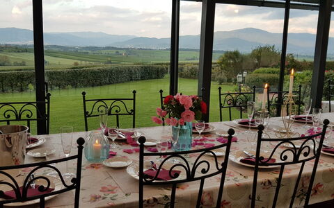 Villa Dei Michelangioli a Brolio: Propriété, Restaurant, Le Fer, Pièce, Table, Immobilier, Maison, Bâtiment, Vacances, Meubles