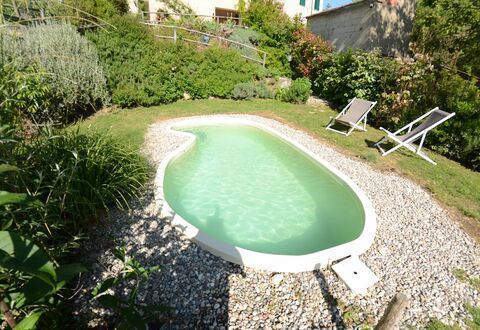 Al Colle Di Lari: Piscine, Propriété, Paysage Naturel, Herbe, L'Eau, Maison, Immobilier, Loisir, Biens, Paysage