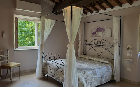 Anfora!!: Meubles, Design Intérieur, Lit, Chambre, Sol, Sol, Bois, Linge, Plafond, Pièce