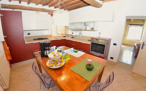 Bettina!: Meubles, Design Intérieur, Sol, Bois, Sol, Cuisine, Comptoir, Pièce, Plafond, Table