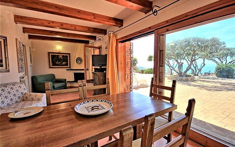 Raggio Di Sole Sull'argentario: Propriété, Pièce, Bâtiment, Meubles, Design Intérieur, Maison, Domicile, Table, Immobilier, Salon