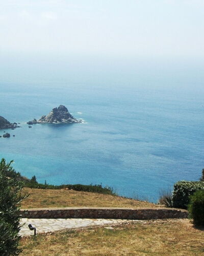 Raggio Di Sole Sull'argentario: Ciel, Mer, Côte, Cotiers Et Relief Océaniques, Atmospherique Phénomène, Promontoire, Océan, Promontoire, Baie, Arbre